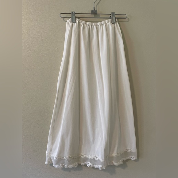 Vintage Val Mode Half Slip Lace Appliqués - Picture 2 of 7